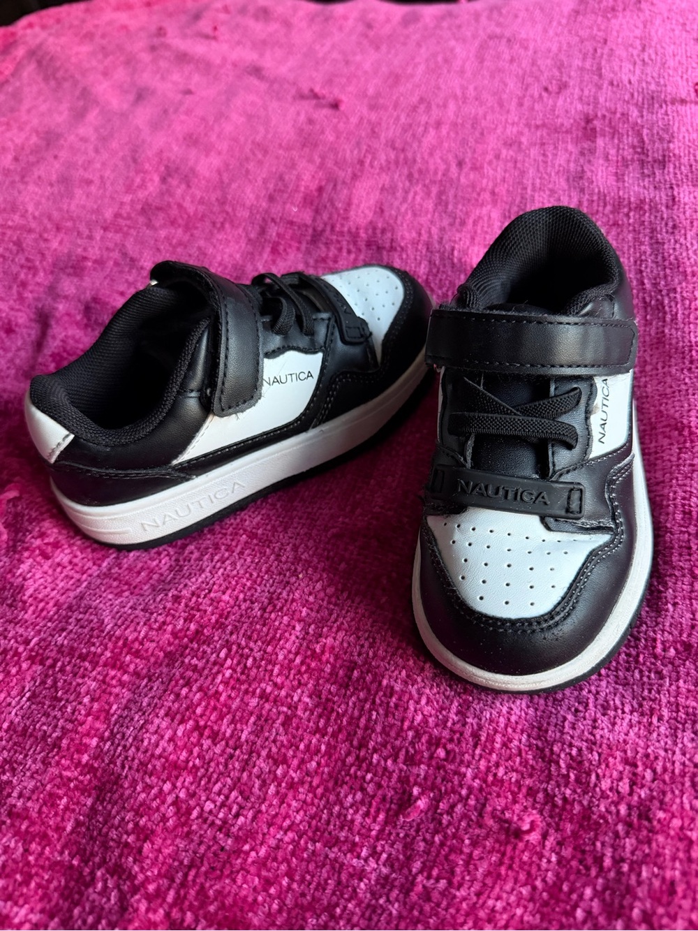 Nautica Kids Black and White Velcro Low-Top Sneakers